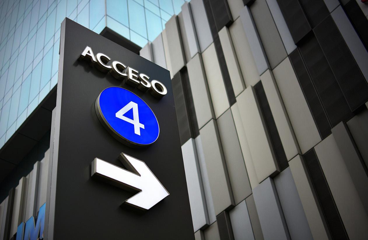 Paseo Interlomas — wayfinding