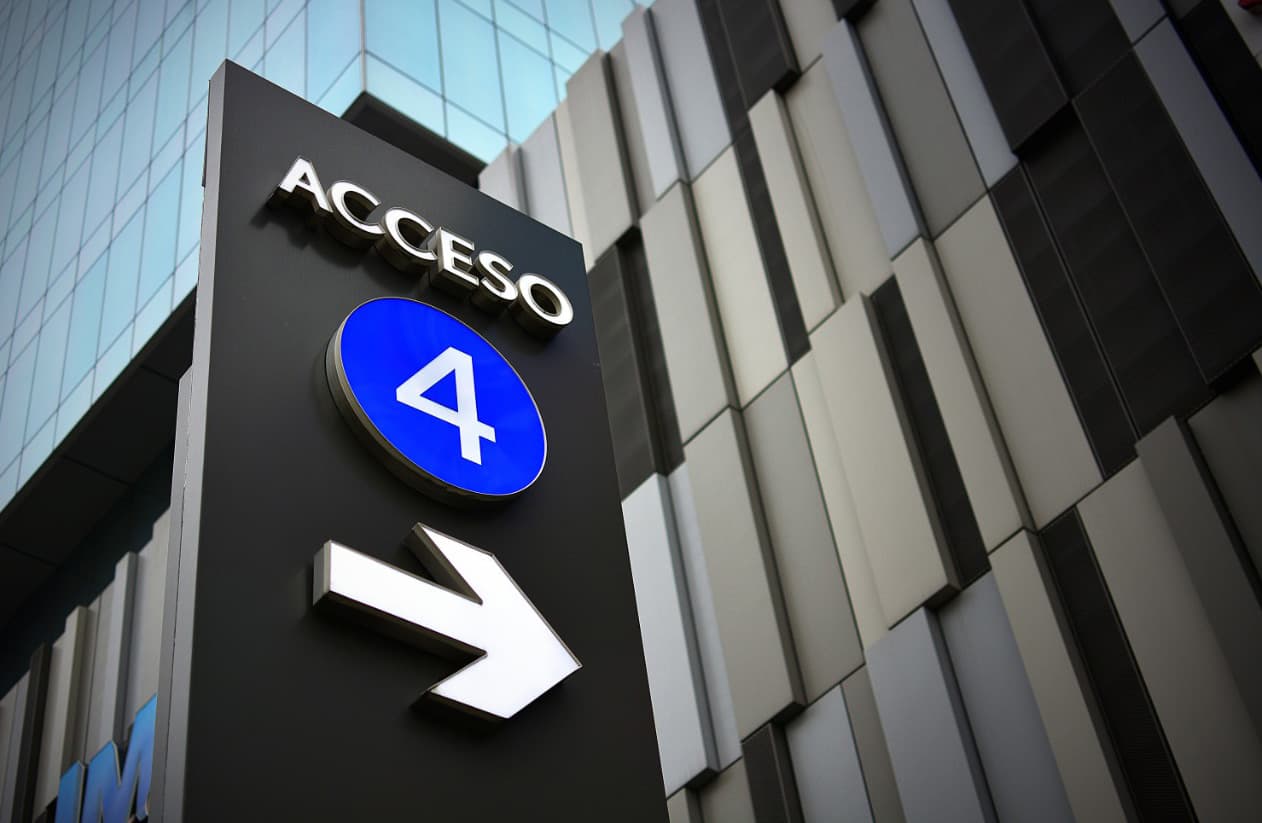 Paseo Interlomas — wayfinding