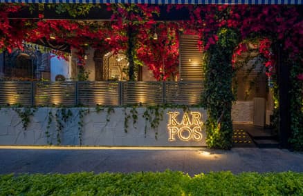 Karpos — entrada bougainvilliers