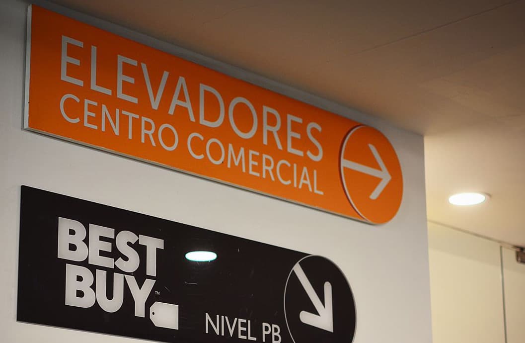 Centro comercial — elevadores